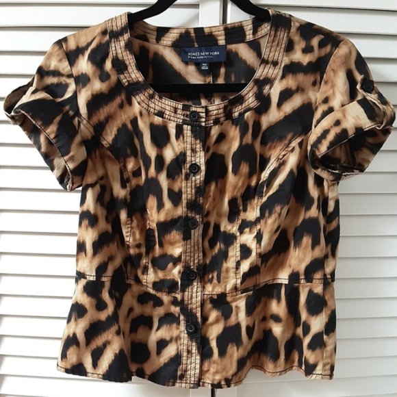 Jones New York Tops - *SOLD* Jones New York Animal Print Adjustable Short Sleeve shirt Petite Medium